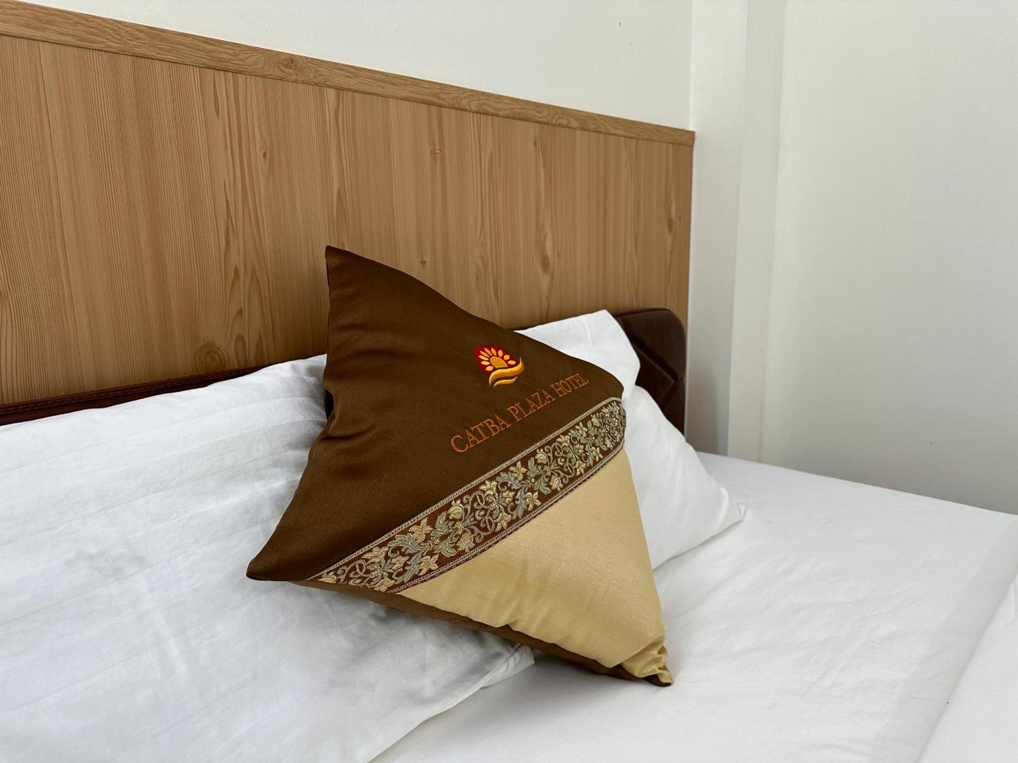 Cat Ba Plaza Hotel Dong Khe Sau Extérieur photo